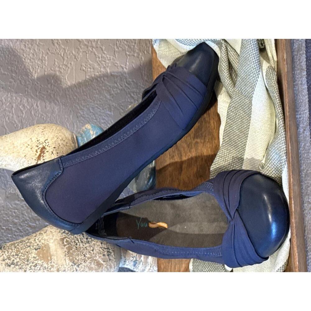 Yuu Navy Blue Memory Foam Ballet Flats
